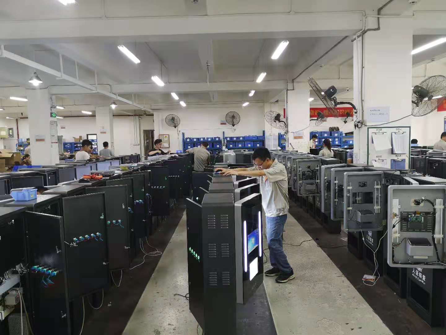 客戶至上，全力以赴——富士智能全力確保新疆人車證核驗系統(tǒng)項目交付落地！